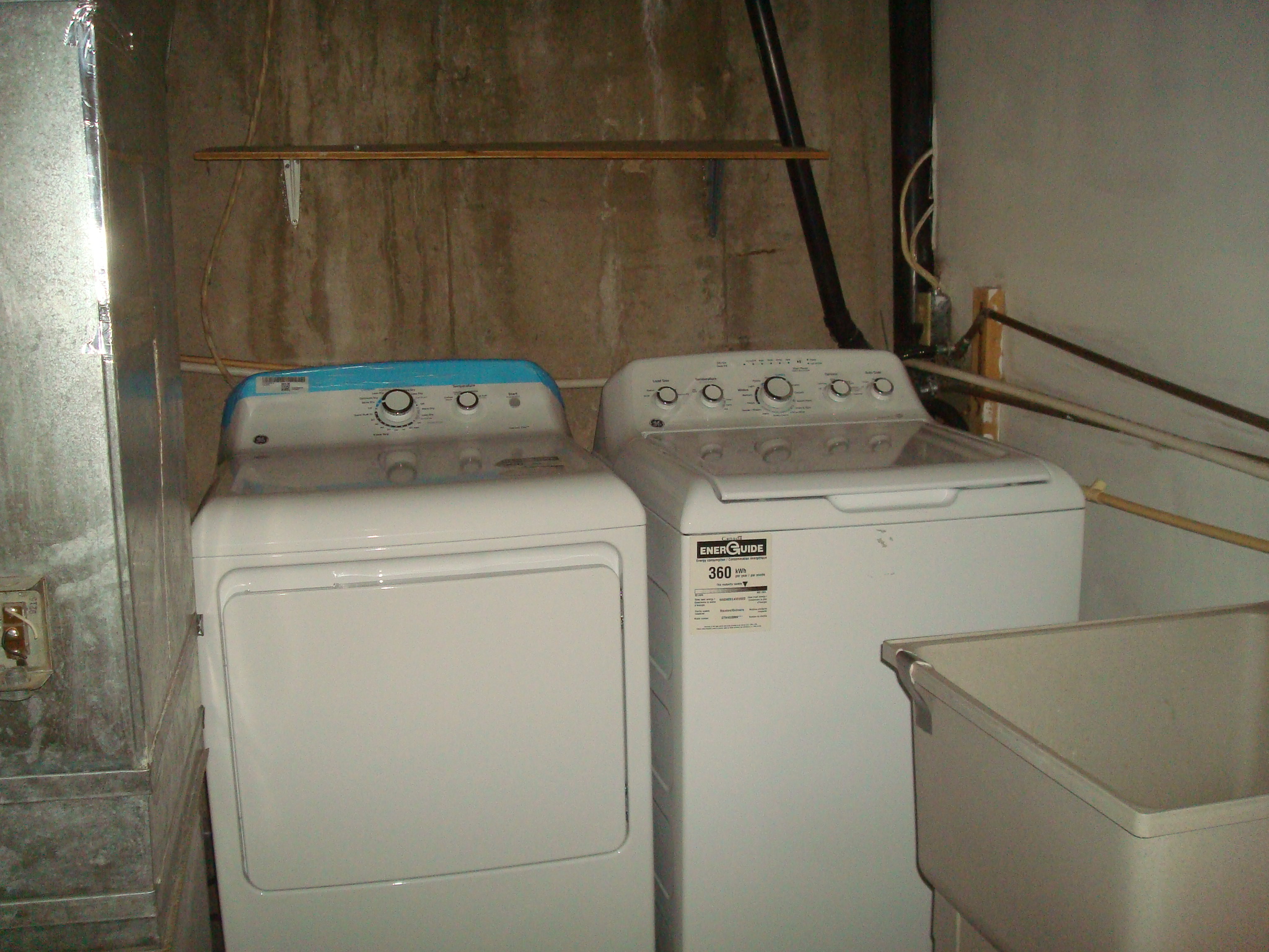 WASHER AND DRYER STAY